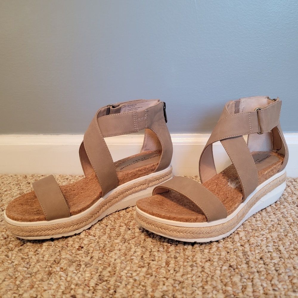 Adrienne Vittadini Tan Wedge Sandals - Picture 2 of 9
